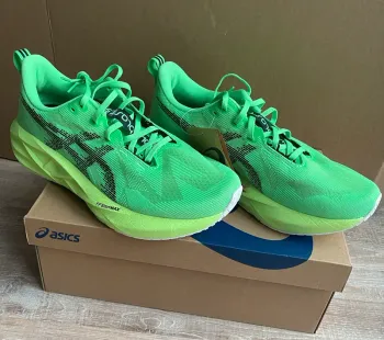 Gebrauchtes Asics Novablast 5 Running Shoes