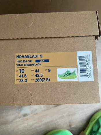 Asics Novablast 5 bike usato — immagine 11 di 12