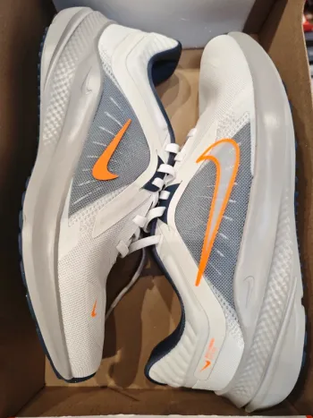 Used Nike Quest 5 Running Shoes