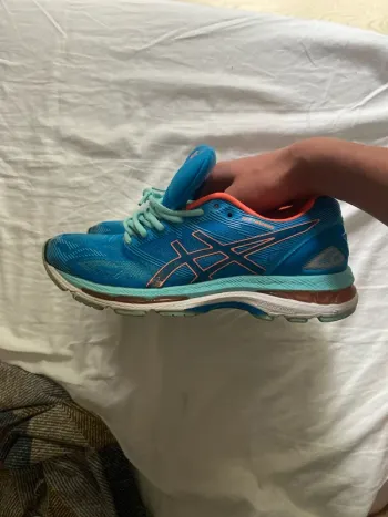 Gebrauchtes Asics Nimbus 19 Running Shoes