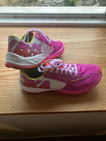Hoka Carbon Rocket Running Shoes usato