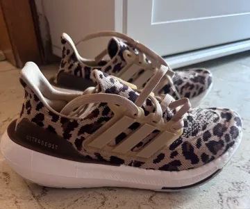 Adidas Ultraboost Running Shoes usato
