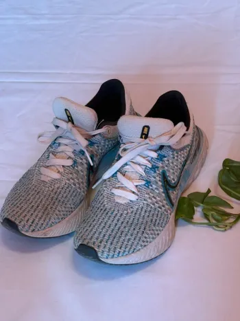 Used Nike React Infinity Run Flyknit 3 bike — image 3 of 7