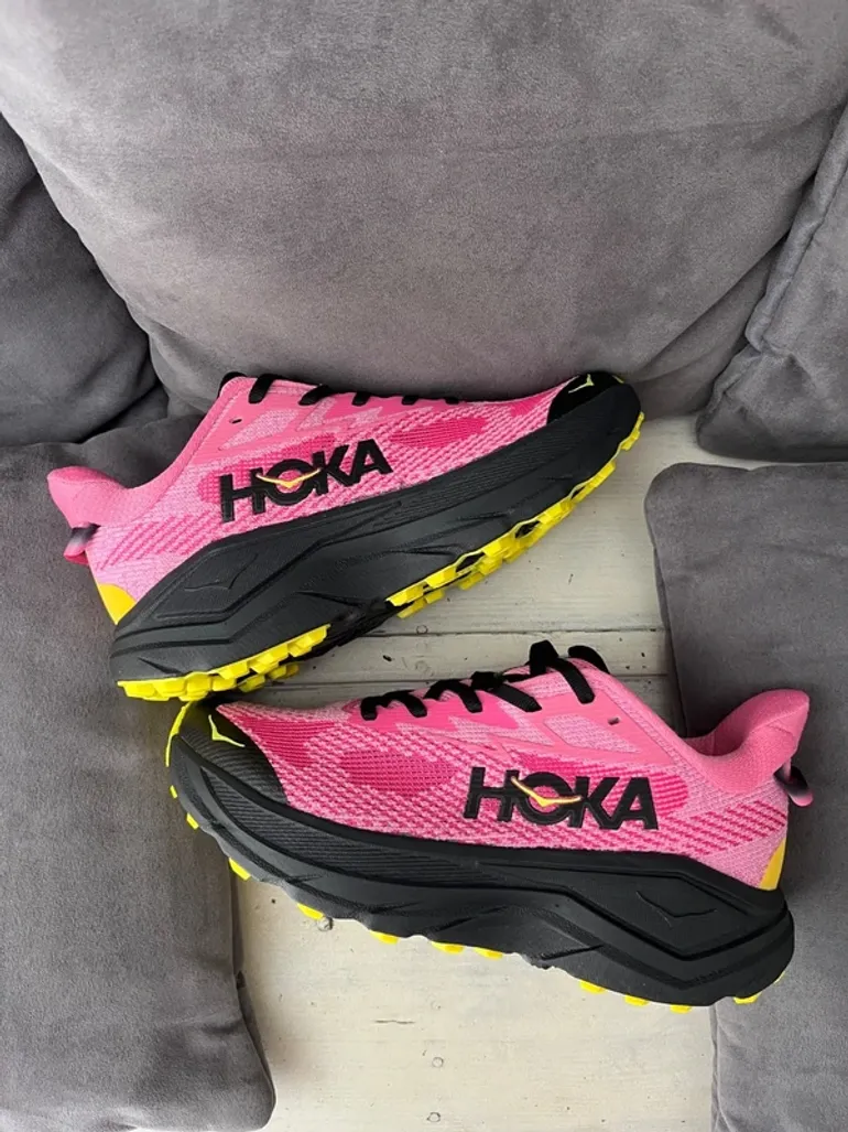 Hoka Challenger 8 bike d'occasion — image 2 sur 6
