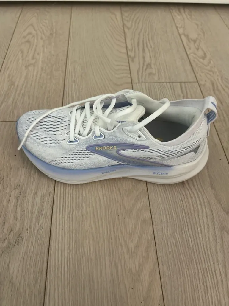 Used Brooks Glycerin 22 bike — image 2 of 4