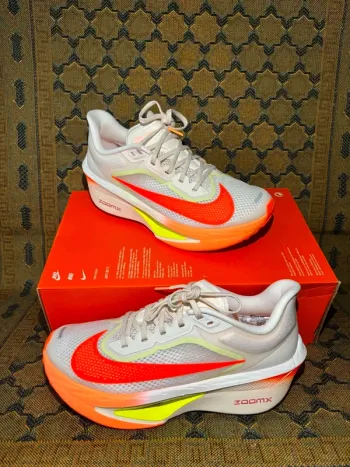 Used 100% Zoom Fly 6 Running Shoes