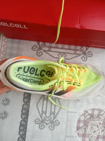 Used New Balance FuelCell SuperComp Elite v4 bike — image 3 of 8