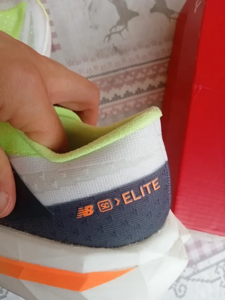 Used New Balance FuelCell SuperComp Elite v4 bike — image 7 of 8