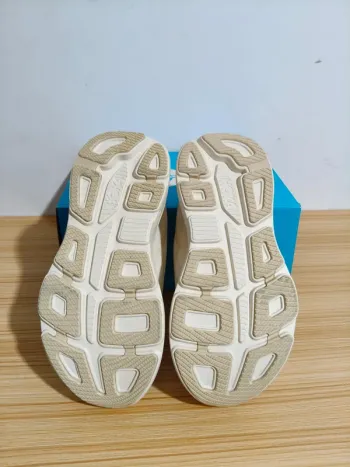 Used Hoka Bondi 9 bike — image 4 of 4