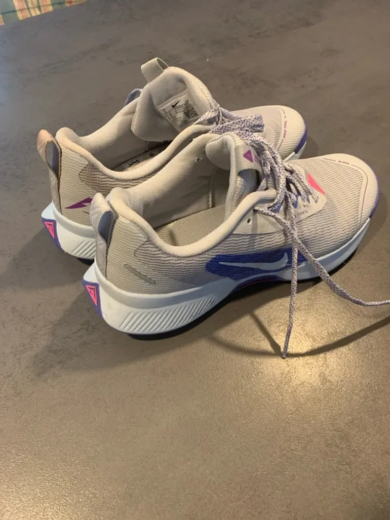Used Nike Trail Running Shoes bike — image 2 of 5