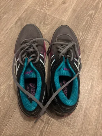 Použité Asics Shoes Running Shoes