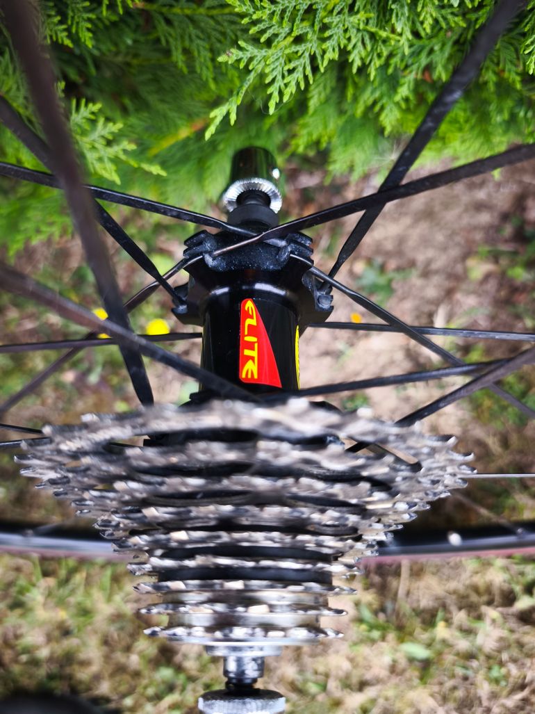 Used Mavic Ksyrium Elite Wheelset + Shimano Cassette bike — image 9 of 11