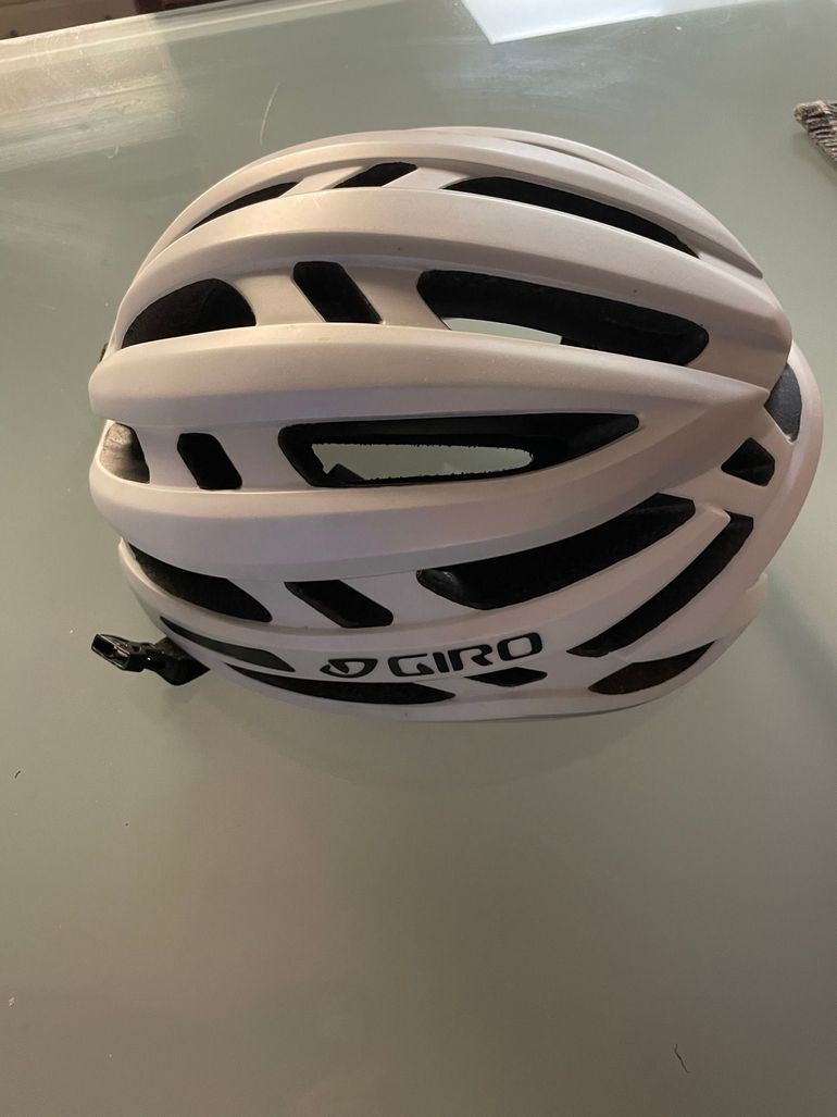 Gebrauchtes Giro Helmet 2021 bike — Bild 2 von 4