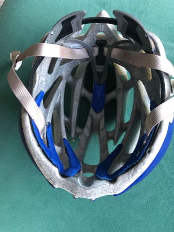 Tweedehands Giro Atmos Helmet bike — afbeelding 4 van 5