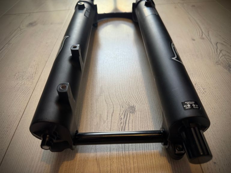 Używany Fox 36 Performance FLOAT GRIP Fork 2026 bike — zdjęcie 4 z 12