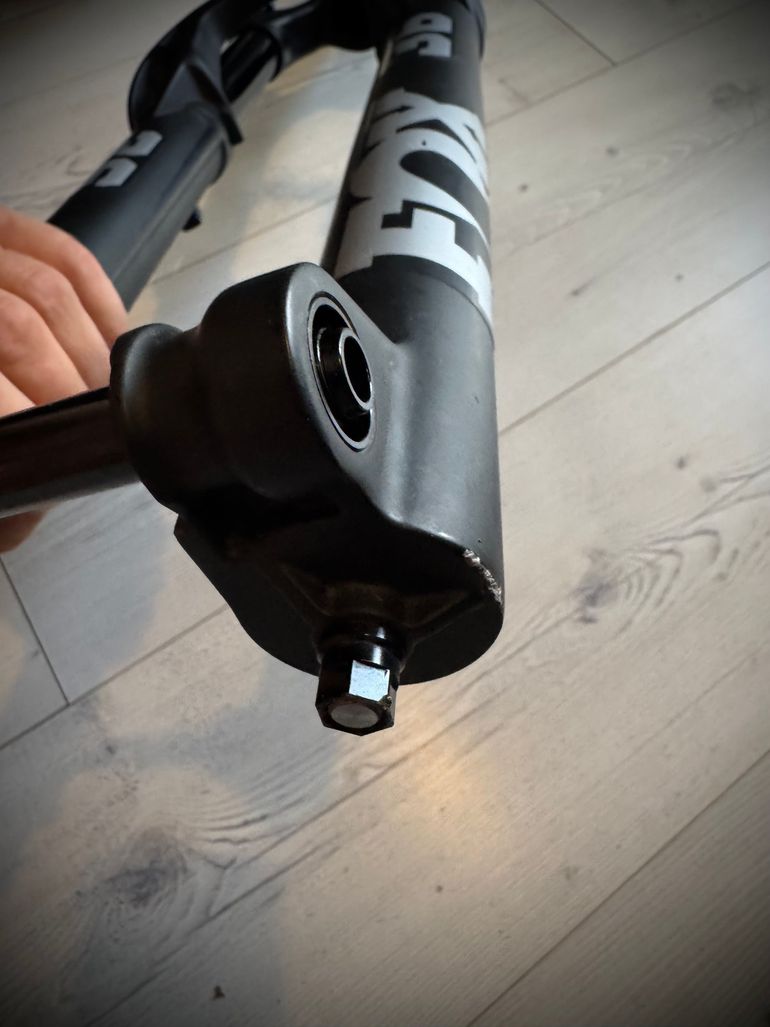 Używany Fox 36 Performance FLOAT GRIP Fork 2026 bike — zdjęcie 11 z 12