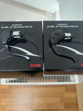 Used Shimano Ultegra Di2 ST-R8060 Brakes
