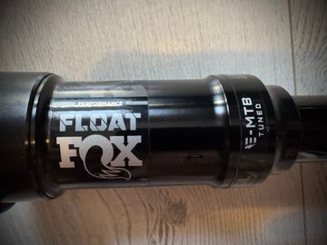 Tweedehands Fox FLOAT Performance 2pos-Adj Evol LV Trunnion 2026 bike — afbeelding 5 van 5