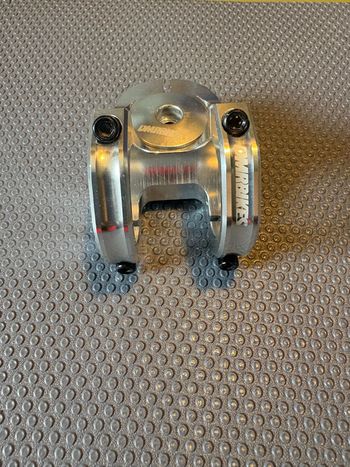 Dmr Defy Stem bike d'occasion — image 3 sur 3