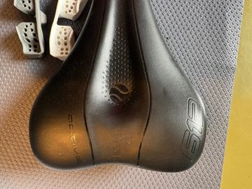 Used Sq Lab 612 Ergowave Active 2.1 Saddles & Seatposts