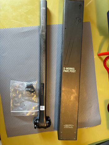 Used Specialized Pavé Carbon Seatpost Saddles & Seatposts