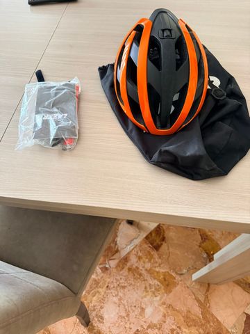 Lazer Genesis Helmet mips bike d'occasion — image 4 sur 5