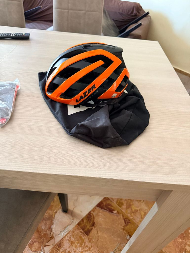 Lazer Genesis Helmet mips bike d'occasion — image 3 sur 5