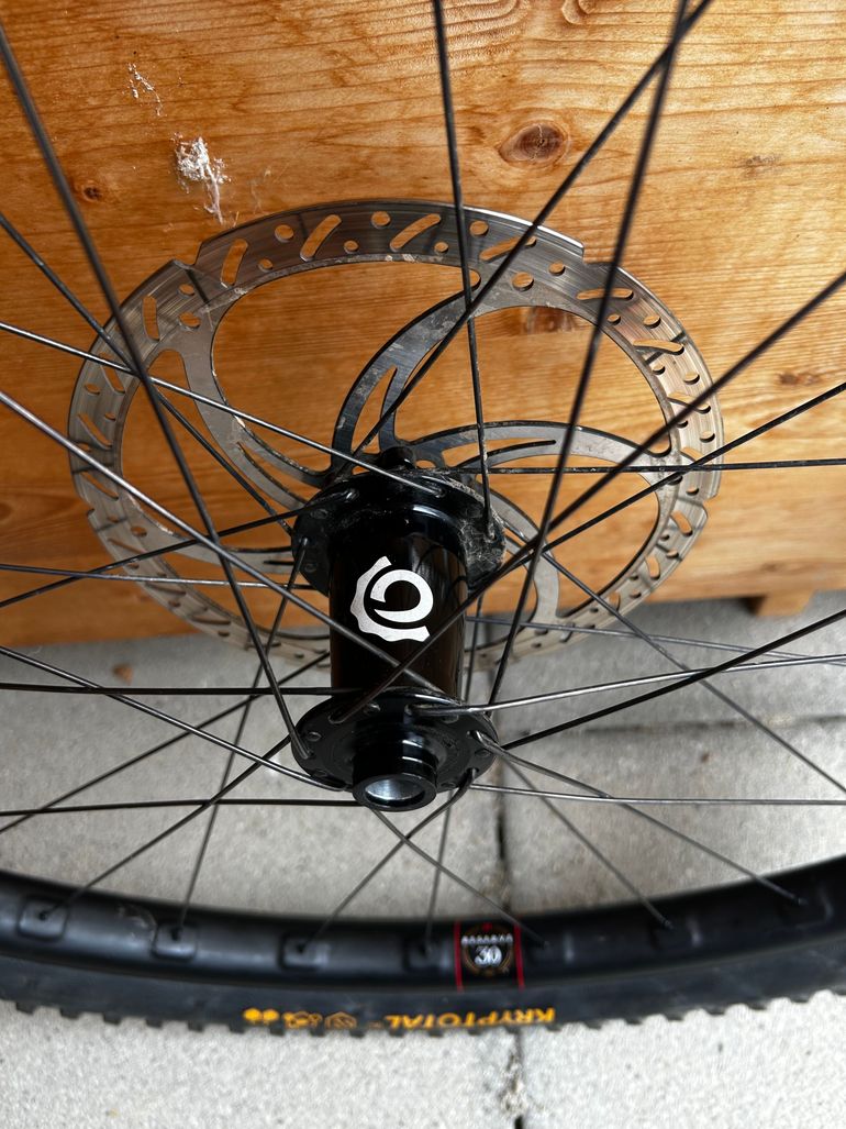 Použité Reserve HD30 MX 2024 bike — obrázek 4 z 22