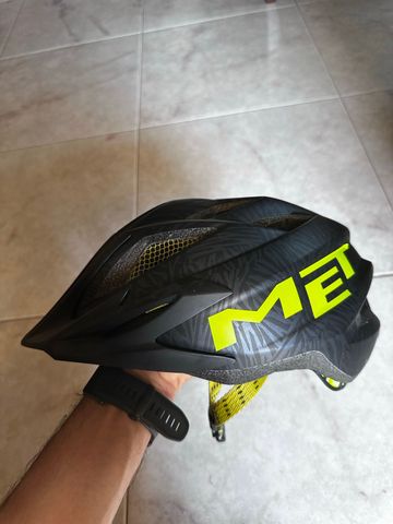 Brugt MET M82 Crackerjack Helmet Cycling Accessories