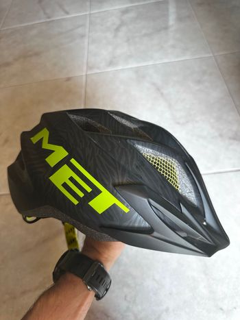 Used MET M82 Crackerjack Helmet bike — image 5 of 14