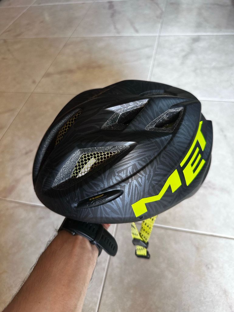 Used MET M82 Crackerjack Helmet bike — image 10 of 14
