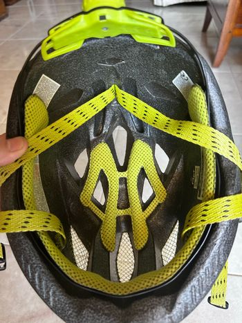 Used MET M82 Crackerjack Helmet bike — image 8 of 14