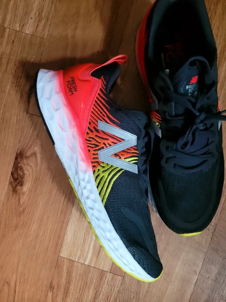 Used New Balance Running Shoes bike — image 2 of 8