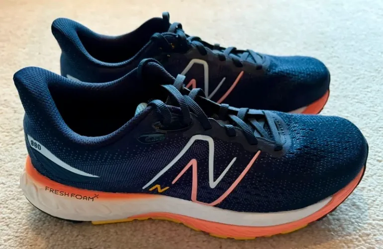 Used New Balance Fresh Foam X 880v12 bike — image 3 of 11