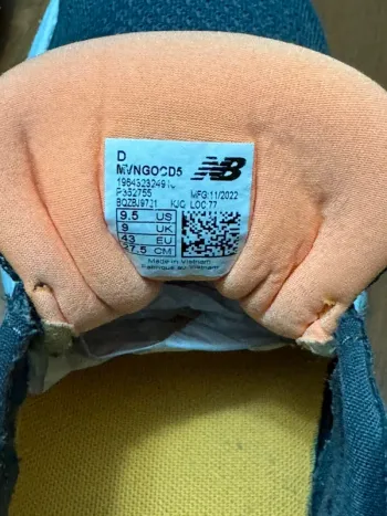 Used New Balance Sneakers bike — image 6 of 7