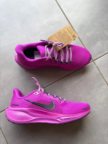 Used Pegasus Air Zoom 41 Running Shoes