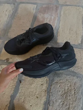 Used Saucony Sneakers bike — image 2 of 2