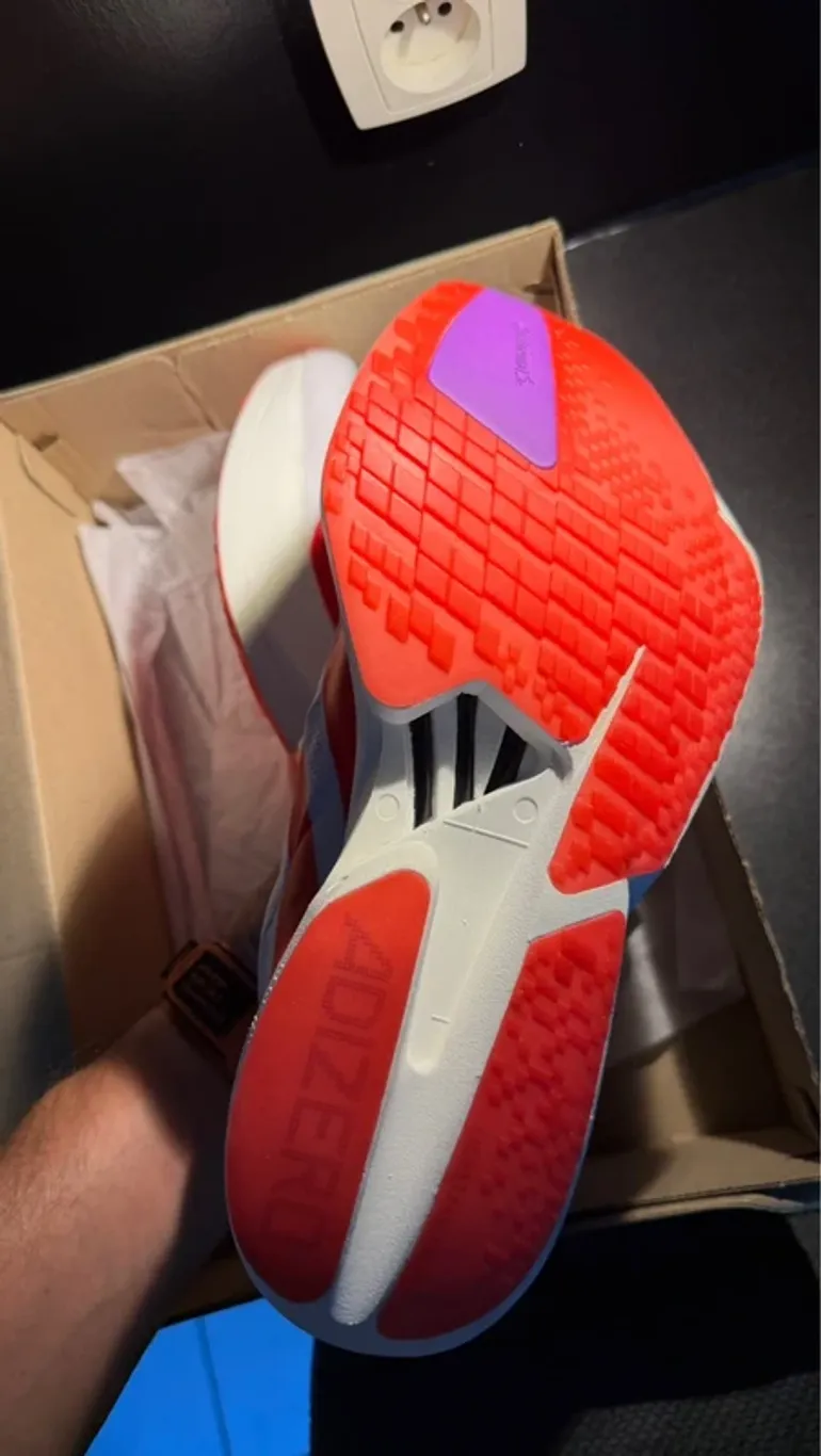 Used Premium Adizero Adios Pro 4 bike — image 4 of 7