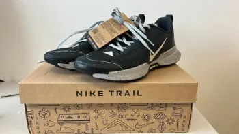 Używany Nike Juniper Trail 3 Running Shoes
