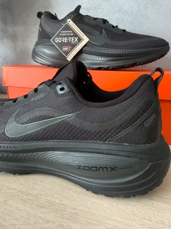 Used Nike Vomero 18 GTX bike — image 5 of 15