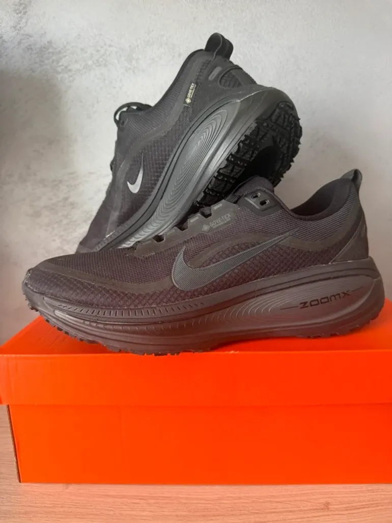 Used Nike Vomero 18 GTX bike — image 6 of 15