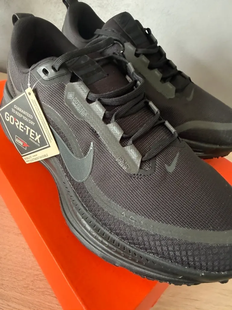 Used Nike Vomero 18 GTX bike — image 13 of 15