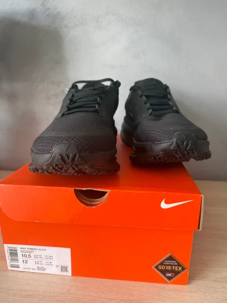 Used Nike Vomero 18 GTX bike — image 11 of 15