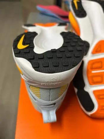 Used Nike Vomero 18 bike — image 5 of 10