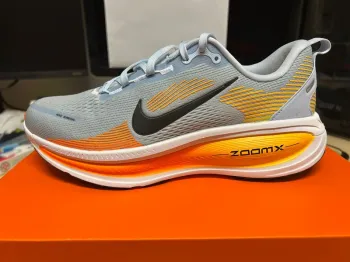Used Nike Vomero 18 Running Shoes
