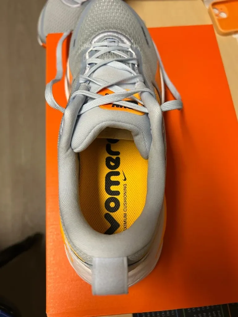 Used Nike Vomero 18 bike — image 2 of 10
