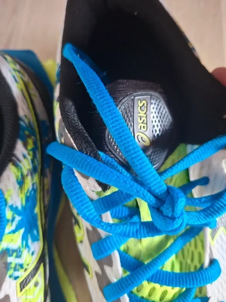 Used Asics NovaBlast 2 bike — image 6 of 7
