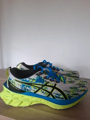 Used Asics NovaBlast 2 bike — image 2 of 7