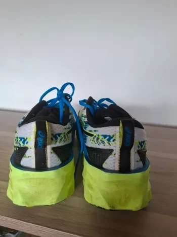 Used Asics NovaBlast 2 bike — image 3 of 7