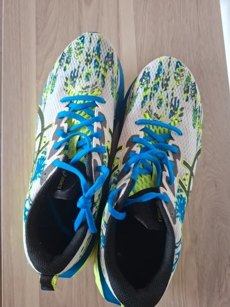 Used Asics NovaBlast 2 bike — image 4 of 7